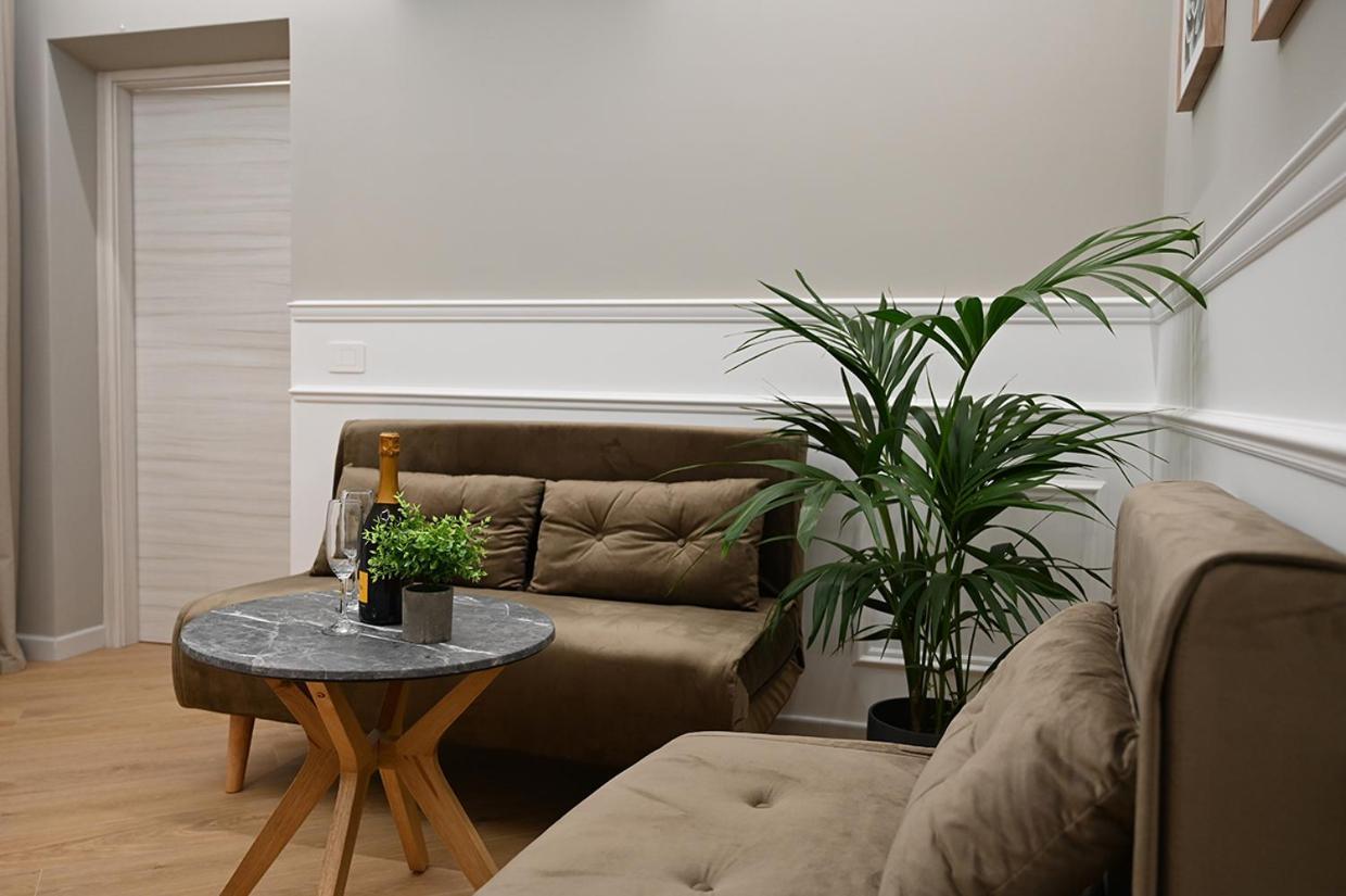 Mom Apartment Rooms&Suites Tivoli Exterior foto